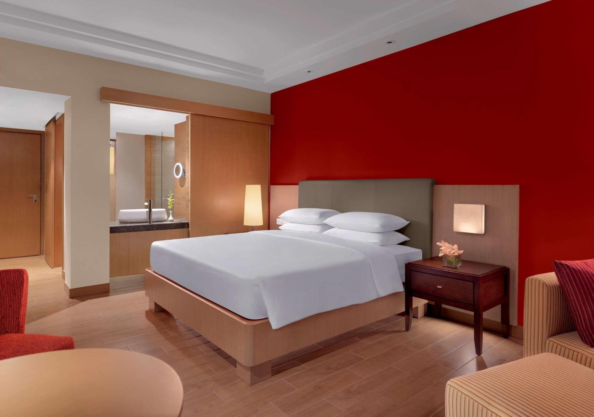 King Room with Garden View and Club Access
